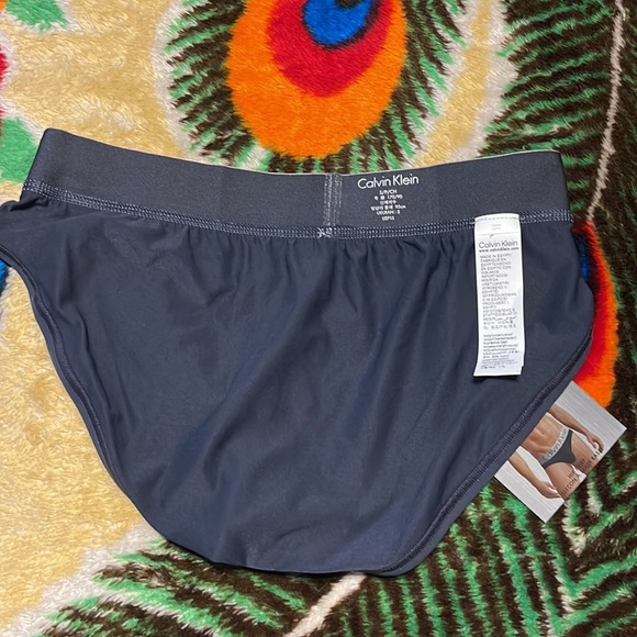 Size S - Picture 5 of 6